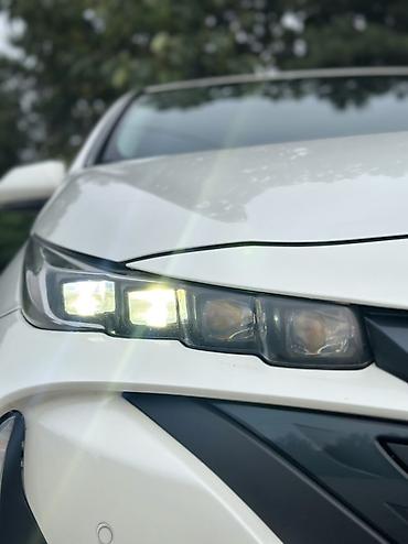 эска 8: Toyota Prius: 2017 г., 1.8 л, Автомат, Гибрид, Лифтбек — 5