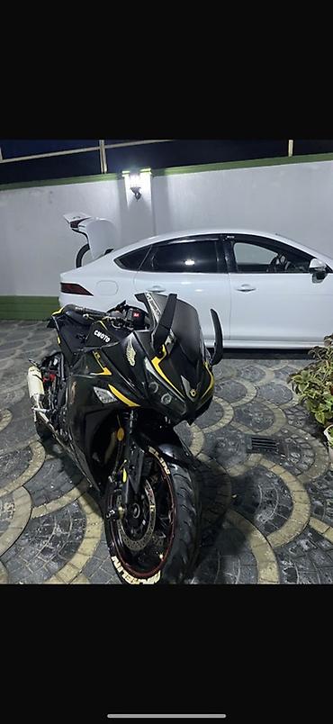 isma mirage: Sport tipli motosiklet – qara/sarı rəng kombinində, tam qapanıq ön — 2