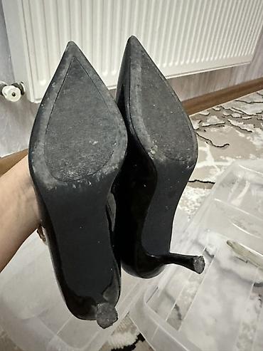 женские туфли с перфорацией: Eqa shoesdən 40Aznə almışam 39ölçü böyük almışam deyə çıxır ayağımdan — 2