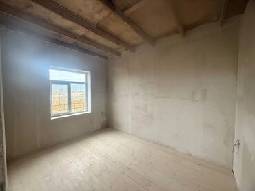 Həyət evləri və villaların satışı: Sahəsi geniş həyətyanı olan daş tikili ev. - Tikinti materialı: bərk — 10