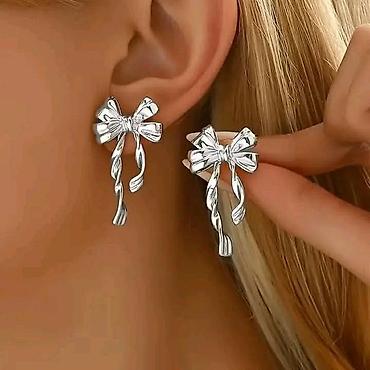 Mindjuse par 1500 din 
2 para 1999 din
💋
