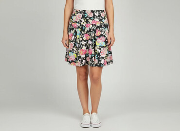 modne spódnice plisowane: Women`s skirt, size S