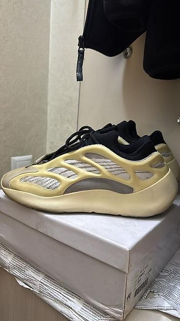 yeezy foam runner: Кроссовки Adidas Yeezy 700 V3 “Fade Salt” — 1