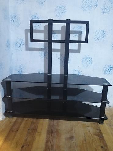 vitrin polka type 1: TV stendi və asılqanlı konsol - Material: qara temperli şüşə raflar — 1