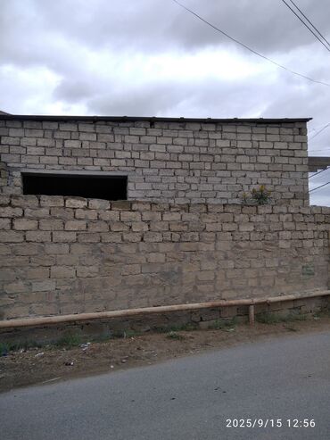 Həyət evləri və villaların satışı: Hövsanda, turkana geden yolda iki otaqli yaritikili ev satilir. Yola -da lalafo.az — 8 Həyət evləri və villaların satışı: Hövsanda, turkana geden yolda iki otaqli yaritikili ev satilir. Yola — 8