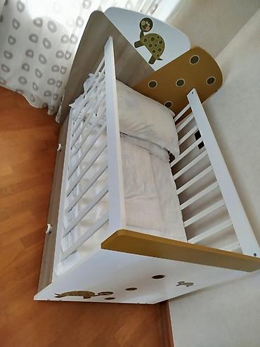 lay lay matras: Oğlan və qız üçün, İşlənmiş, Dördbucaq, Beşik, Dəstsiz, Matras ilə, Yellənmə mexanizmsiz — 1