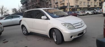 Toyota: Toyota ist: 2003 г., 1.3 л, Автомат, Бензин, Хэтчбэк