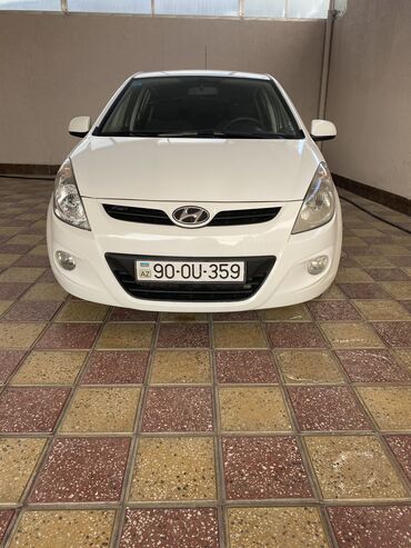 Hyundai: Hyundai i20: 1.4 l | 2011 il Hetçbek