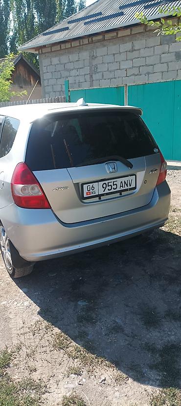 срв 1997: Honda Fit: 2002 г., 1.3 л, Вариатор, Бензин, Хэтчбэк — 3