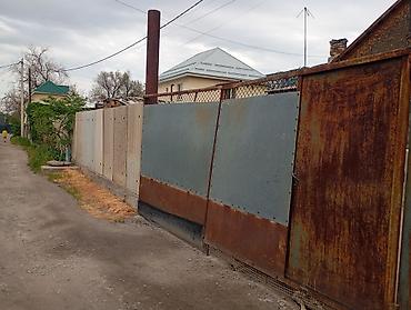 горам: Продается пол дома, 4 комнаты, участок 4 сотки. так же на участке — 5