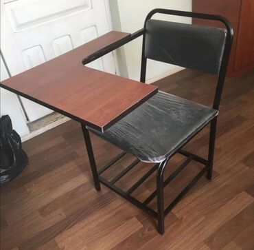 fırlanan oturacaq: Tələbə və ya ofis istifadəsi üçün nəzərdə tutulmuş bu oturacaq, qara