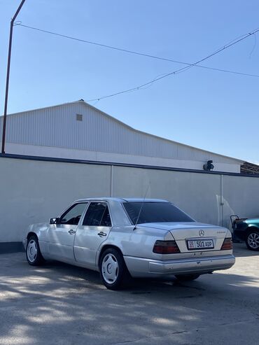 опель зафира а: Mercedes-Benz W124: 1995 г., 2.8 л, Механика, Бензин, Седан