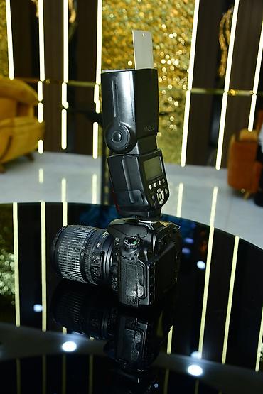Foto və videokameralar: Nikon D90 DSLR + Nikkor DX 18-105mm VR obyektiv və Yongnuo YN560 IV — 8