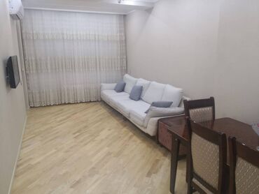 Uzunmüddətli kirayə mənzillər: Nərimanov metrosu yaxınlığında 16 mərtəbəli binanın 14-cü mərtəbəsində — 2