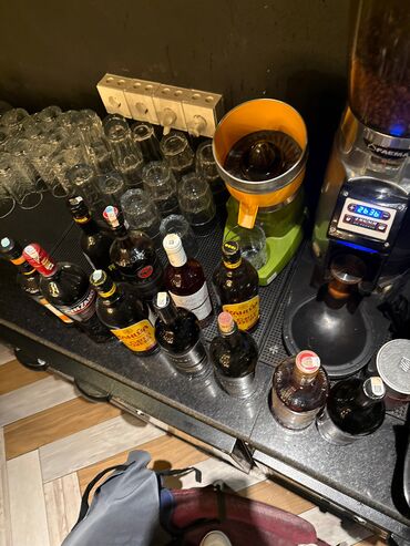 Xadimələr, təmizlikçilər: Barmen. 3-5 illik təcrübə. Tam iş günü