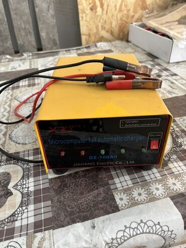 аккумулятор на мотоцикл: Автоматическое зарядное устройство JIAHANG Electric Co., Ltd DZ-100Ah
