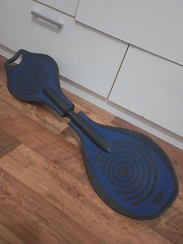 Trotineti, skejtbordovi i hoverbordovi: Ripstik (waveboard) – plavi - Daska sa dve platforme povezane — 14