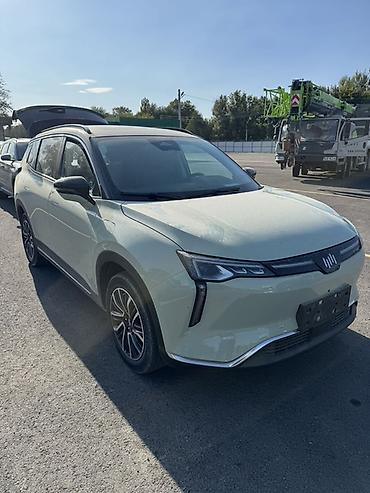 byd e1: Weltmeister W6, 2021 г., 90000 км, Передний, В наличии — 1