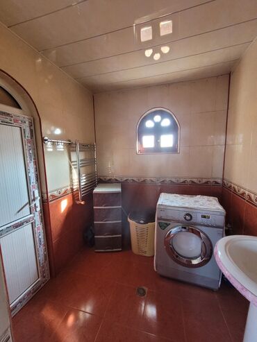 Binalar: Muxtar Hacıyevdə 8 sotda 2 mərtəbəli 10 otaqlı tam təmirli həyət evi -da lalafo.az — 18 Binalar: Muxtar Hacıyevdə 8 sotda 2 mərtəbəli 10 otaqlı tam təmirli həyət evi — 18