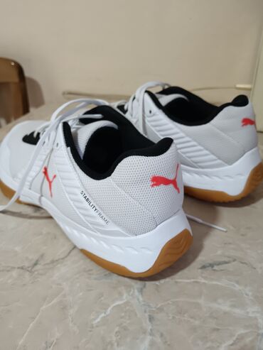 lanene bele pantalone: Patike, Puma, veličina - 44