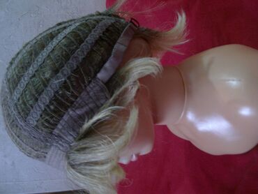 Perike i klipse: Kratka šatirana perika Perika je korištena. Nema etiketu o sastavu — 11