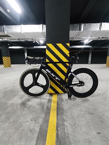 Городские велосипеды: BXT Без дербана Компоненты: Вилсет: передний карбон лопасть, задний — 5