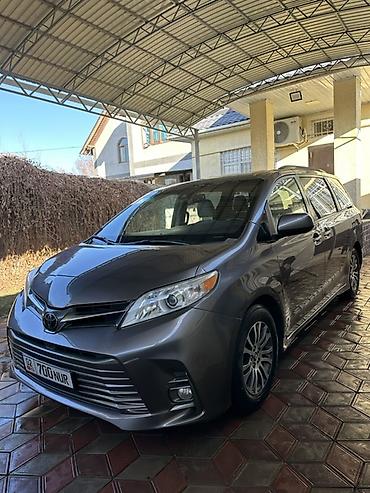 Toyota: Toyota Sienna: 2019 г., 3.5 л, Автомат, Бензин, Минивэн — 9