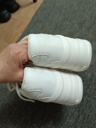 Patike: Beli ženske patike,debeli đon . original " bershka" — 5