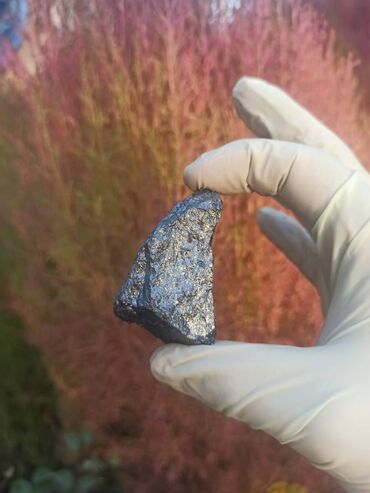 Digər kolleksiyalar: 💎 Təbii Terahertz (Silisyum) daşı😍 Qiymət👉🏻 ölçüsünə görə dəyişir ( 15 — 3