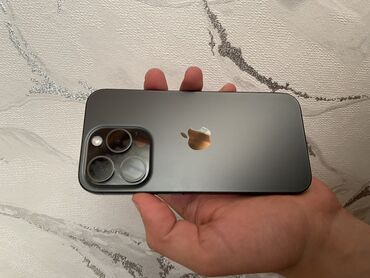 Apple iPhone: IPhone 15 Pro, Б/у, 128 ГБ, Black Titanium, Защитное стекло, Чехол, 87 %