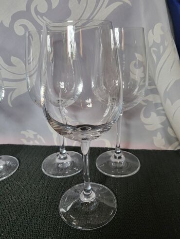 Čaše: Case nove,vintaz kristal za vino Montana Nemacka. Case tanji na lalafo.rs — 13 Čaše: Case nove,vintaz kristal za vino Montana Nemacka. Case tanji — 13