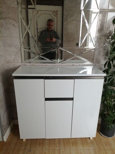 Qapıların təmiri: Mebel, pilləkanı və qapıları sifarişlə yığıb yerində quraşdırirıq — 2