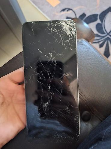 green laser 303: Redmi pametni telefon (serija sa “AI Camera” modulom, dvostruki — 3