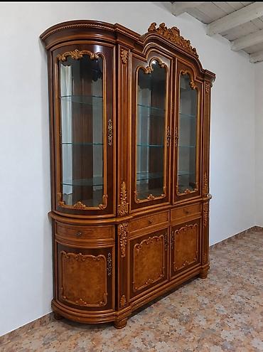 mini skaf: Klassik üslubda vitrin-bufet - Material: təbii ağac əsaslı korpus — 1