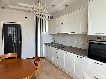 2 bedroom: Продаётся 2-комнатная квартира 78 м² с косметическим ремонтом, район — 5