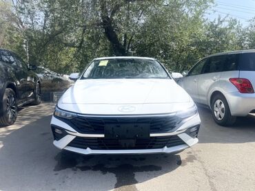 хундай гетс машина: Белый седан Hyundai Elantra с современным дизайном кузова. Автомобиль