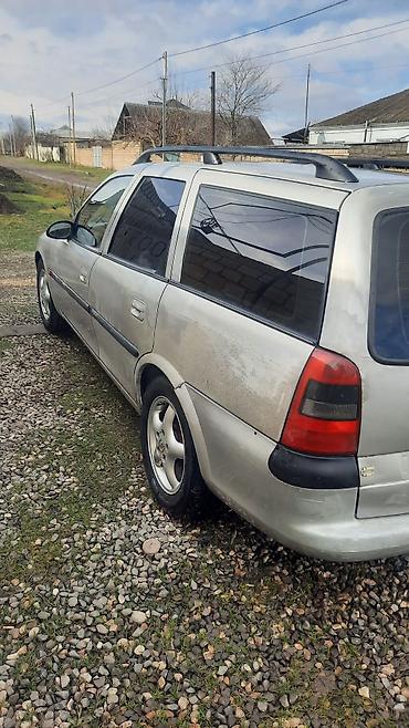 Opel: Opel Vectra: 2 l | 1998 il 243520 km Universal — 4