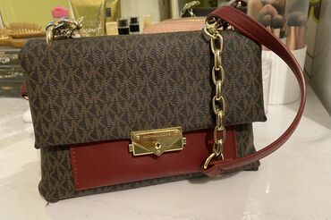 Çantalar: Çiyin çantası, Michael Kors, İşlənmiş