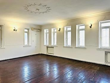 iceri seher: Iceri Seherde Köhnə Bakı memarlığı üslubunda geniş obyekt — 2