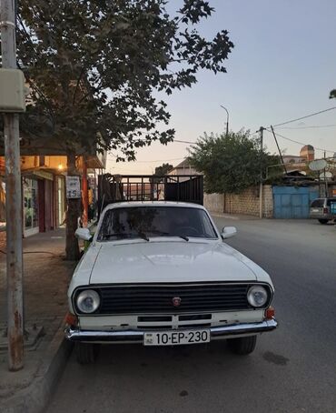 QAZ: QAZ 24 Volga: 5.5 l | 1986 il 22222 km Pikap — 1
