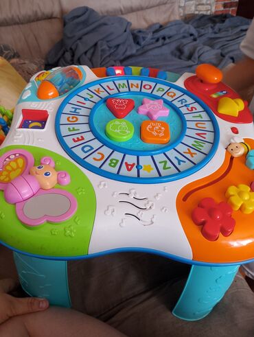 Ostale igračke: Ovaj interaktivni sto za aktivnosti dizajniran je da zabavi i edukuje — 10