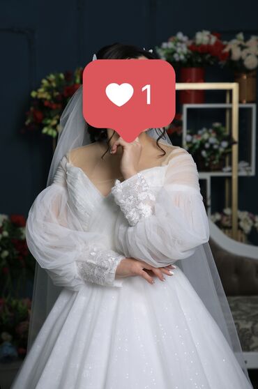 платье 52 размера: Продаю свое счастливое свадебное платье. Цвет белый с жемчужным