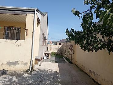 Qonaq otağı dəstləri: Klassik üslubda qonaq otağı dəsti Mebel komplekti: - 3 nəfərlik geniş — 28