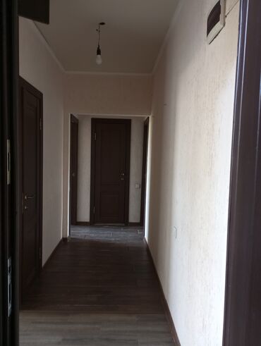 снять 1 комнатную квартиру бишкек: 2 комнаты, 70 м², 2 этаж, Старый ремонт