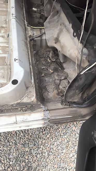 Автозапчасти: Кузов Volkswagen Passat B3 (седан), частично разобран для — 3