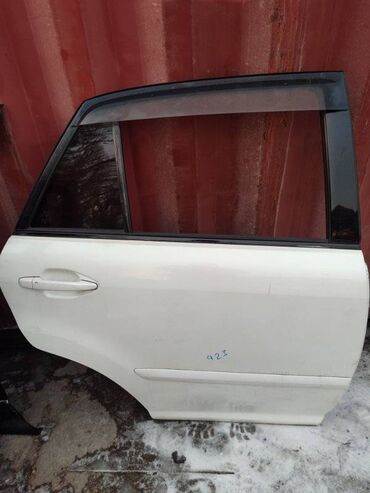 Другие детали электрики авто: Дверь Задняя правая Toyota