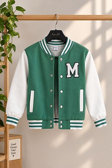 Üst geyimləri: Uşaq bomber/varsity stili jaket - Rəng: yaşıl gövdə, ağ qol; yaxa — 3