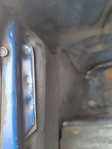 VAZ (LADA): VAZ 2107, mavi rəngli sedan Xüsusiyyətlər: - Kuzov: sedan, klassik — 18