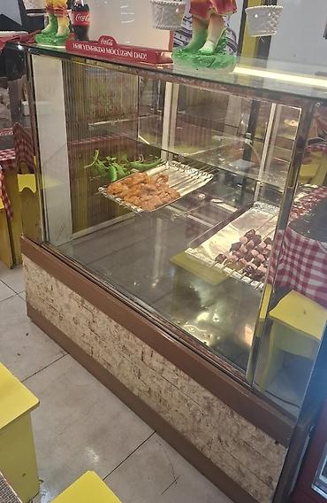 Soyuducu avadanlığı: 💫RR
Kabab vitrini 
1.50 sm eni 90 sm 
Qiymet 1000 azn unvan xirdalan — 1