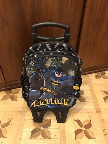 Uşaq üçün təkərli Batman məktəb çantası - Brend: Wiggle - Dizayn: Ön